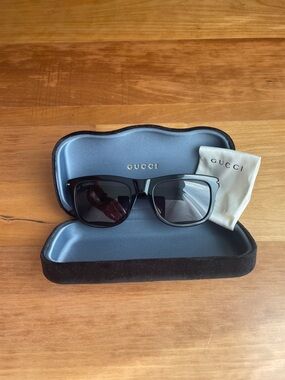 Gucci Sunglasses GG1444S